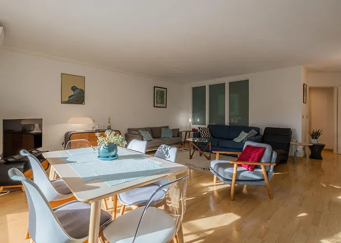 Near The Matisse Museum In * Nizza