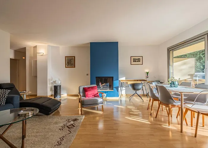 Near The Matisse Museum In * Nizza